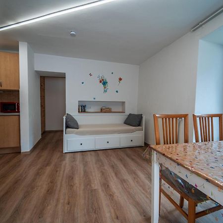 Mias Apartments رابلا المظهر الخارجي الصورة